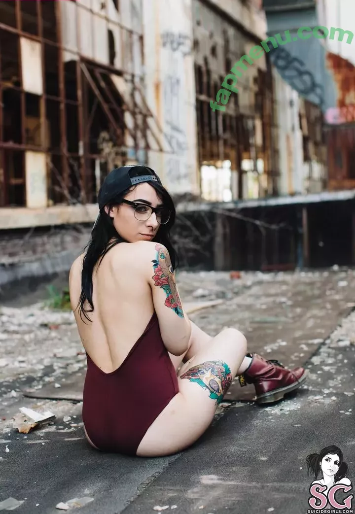 Skyhook Nova nude photo #0211 (SkyhookArt / skyhookarts / skyhooknova)