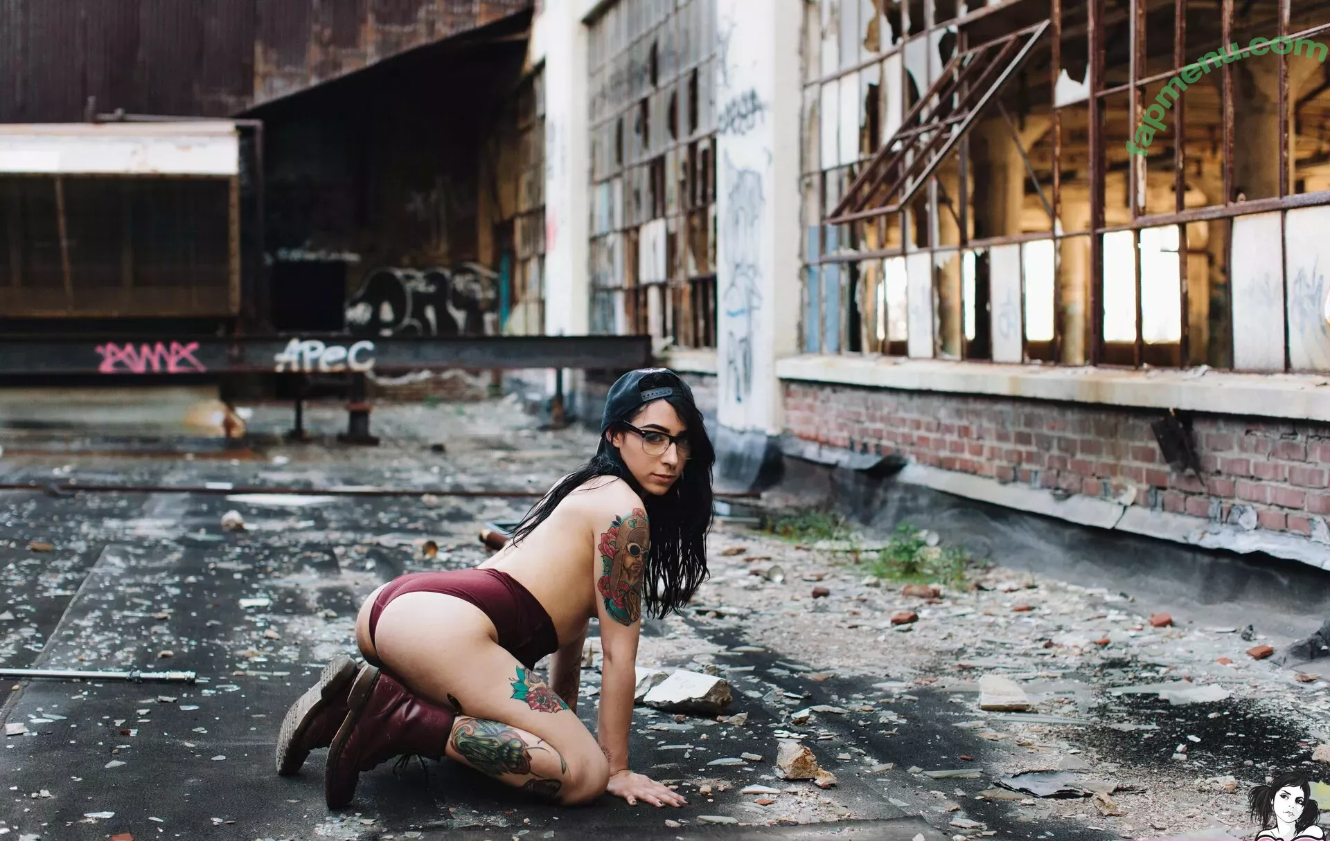 Skyhook Nova nude photo #0214 (SkyhookArt / skyhookarts / skyhooknova)