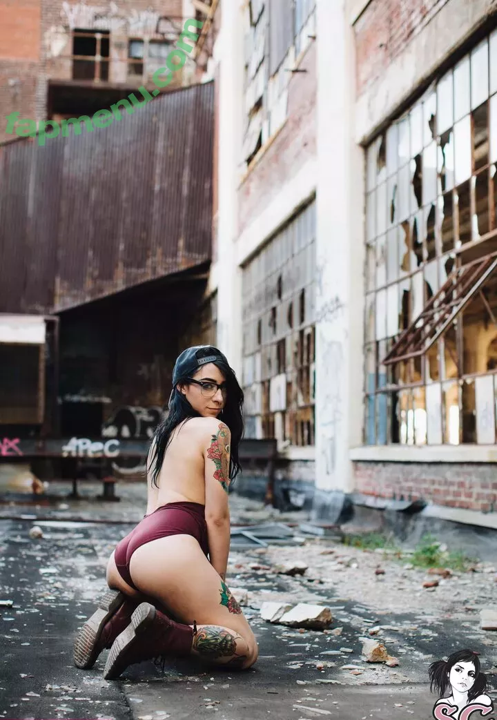 Skyhook Nova nude photo #0215 (SkyhookArt / skyhookarts / skyhooknova)