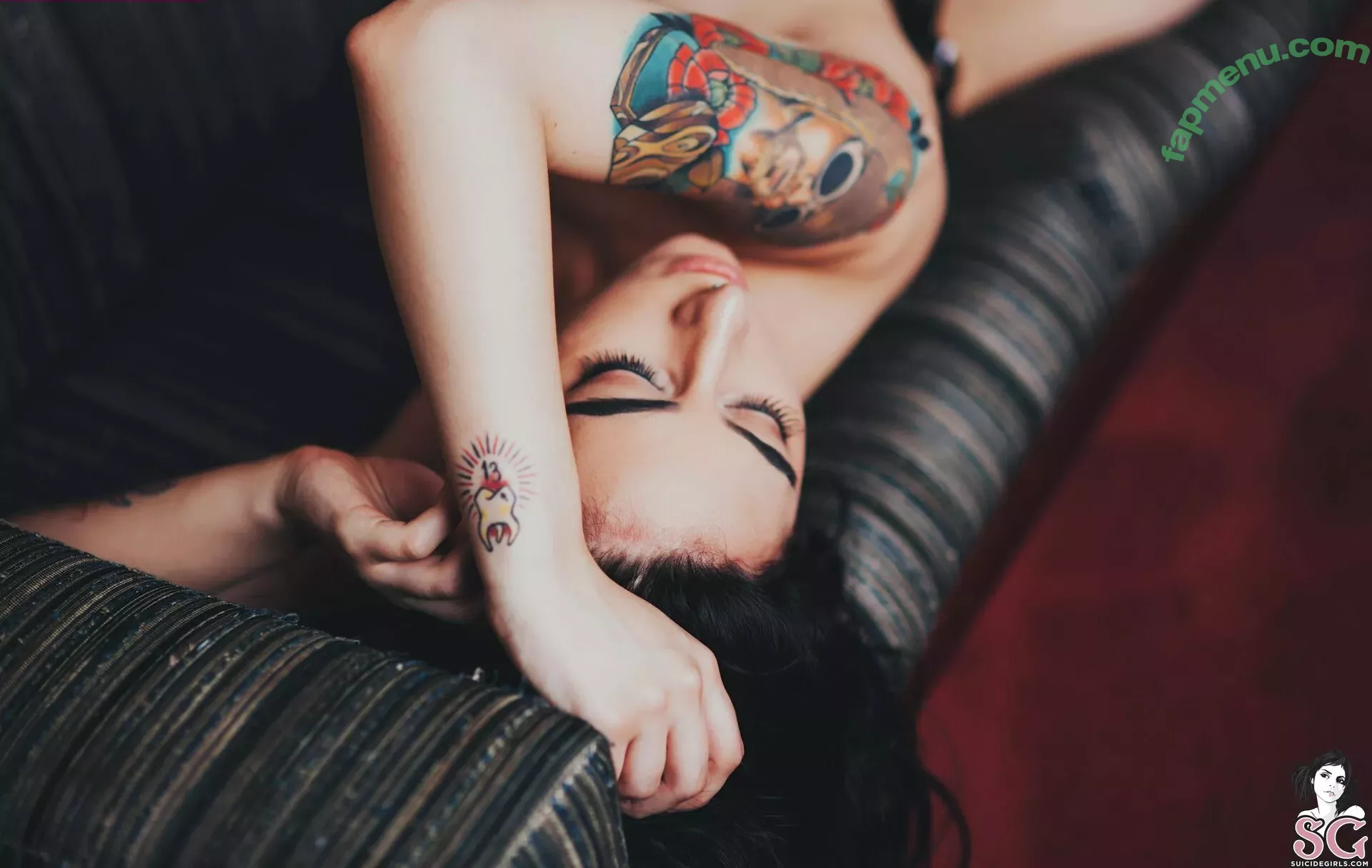 Skyhook Nova nude photo #0299 (SkyhookArt / skyhookarts / skyhooknova)
