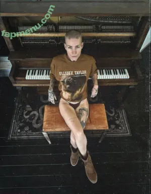 Skylar Grey / shxnannx / skylargrey nude photo #0156