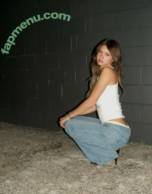 Skylar Martin nude photo #0201 (skylarnmartin / skyskysoflyy)