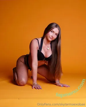 skylarmaexobae / officialskylarmaexo nude photo #0102