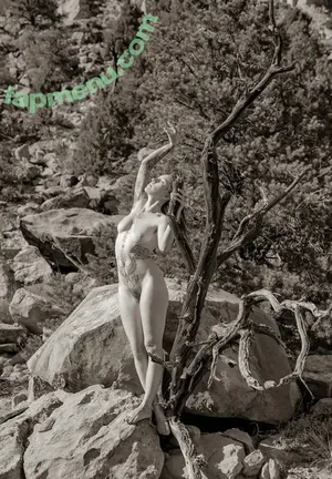  nude photo #0003