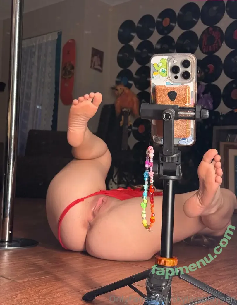 SkylarsPlaypen nude photo #0056 (skylarspencemusic)
