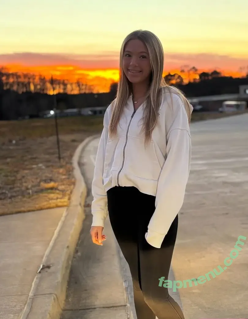 Skylaspamyy Alainza nude photo #0040 (skylaspamyy)