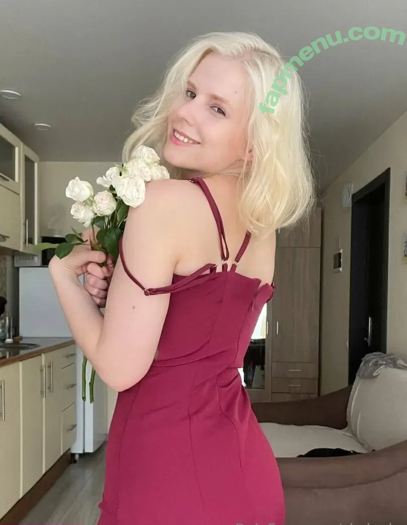 skylayla nude photo #0049 (Laylaskyxxx / kosmoswater2210)