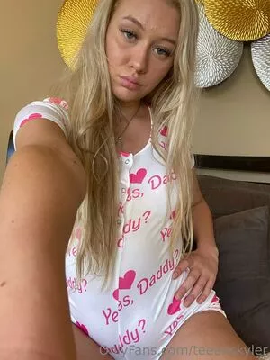 SkylerStormxo nude photo #0115