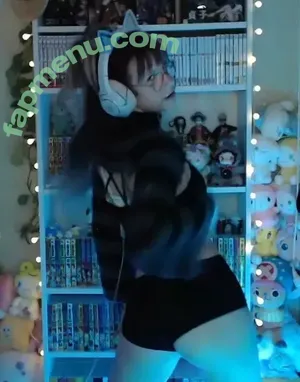 Skymi_chan nude photo #0917