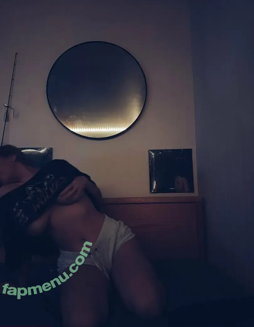 skyyleee nude photo #0008 (skyyleee)