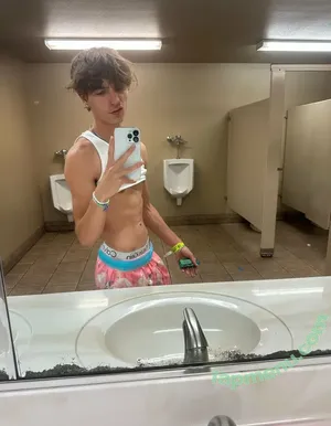 sl1mshady7 / williamlamp nude photo #0006