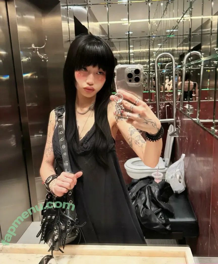 sl33zyskiz nude photo #0182 (sl33zyskiz)