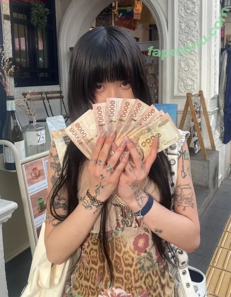 sl33zyskiz nude photo #0199 (sl33zyskiz)