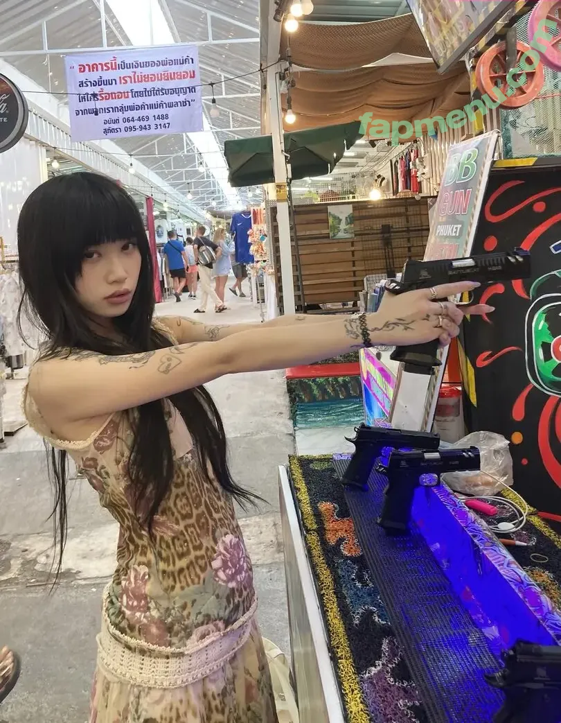 sl33zyskiz nude photo #0207 (sl33zyskiz)