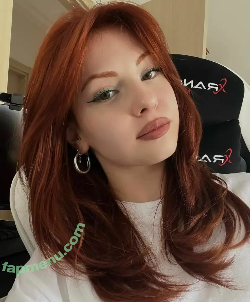 Sıla Ertaş nude photo #0001 (Sıla Ertaş)