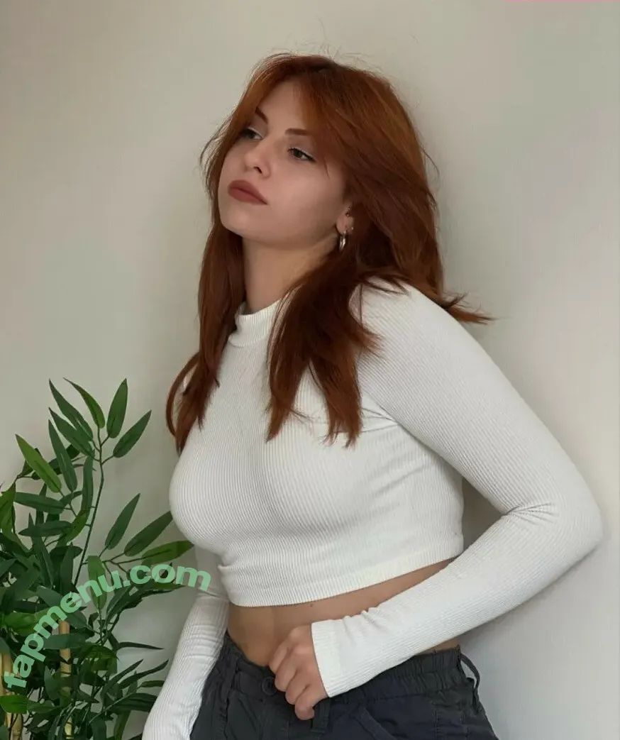 Sıla Ertaş nude photo #0003 (Sıla Ertaş)