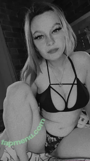 slaylowtorii / tori.baby_xo nude photo #0016