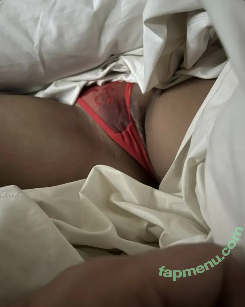 Sleeping-mommy nude photo #0001 (thesleepingmommy)