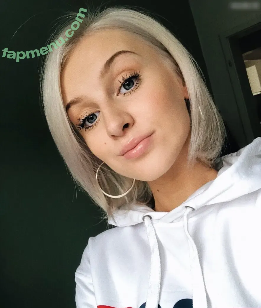 Slimladysashka nude photo #0004 (Slimladysashka)