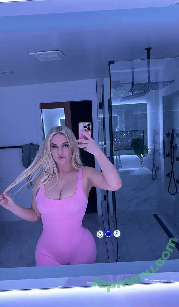 Slimthickvic nude photo #0217 (Vic Marie / slimthick_vic)