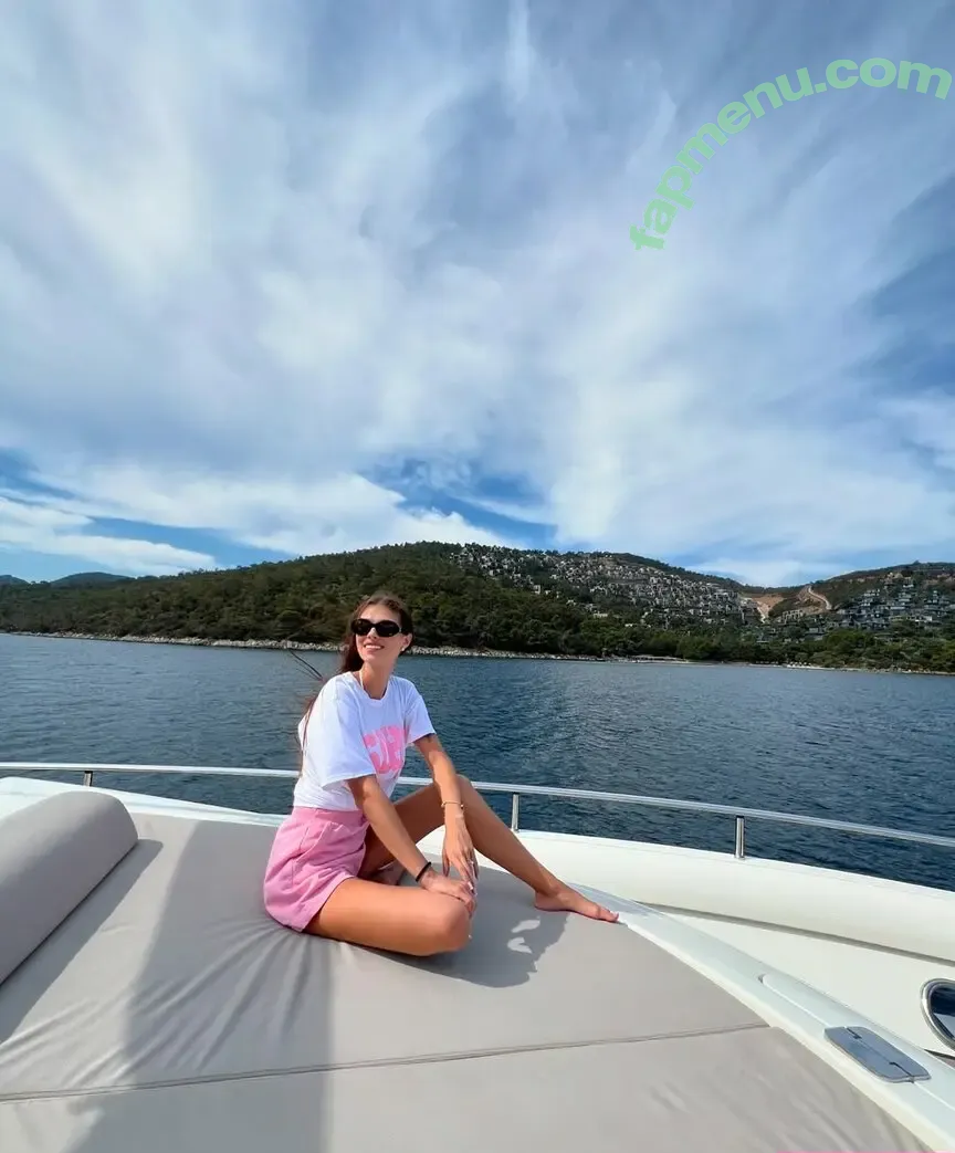 slythi nude photo #0011 (islythi)