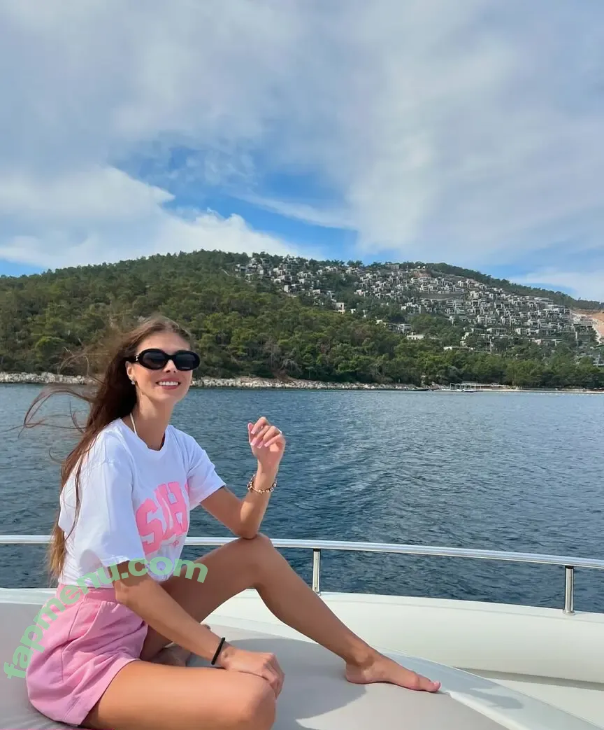 slythi nude photo #0013 (islythi)