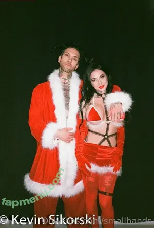 Small Hands / smallhands / thesmallhands_ nude photo #0018