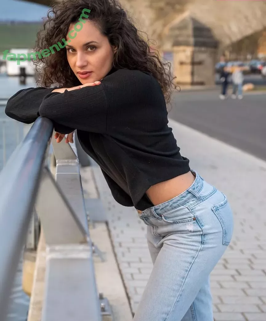 Smallcurlyfry nude photo #0024 (Lika / small_curlyfry)