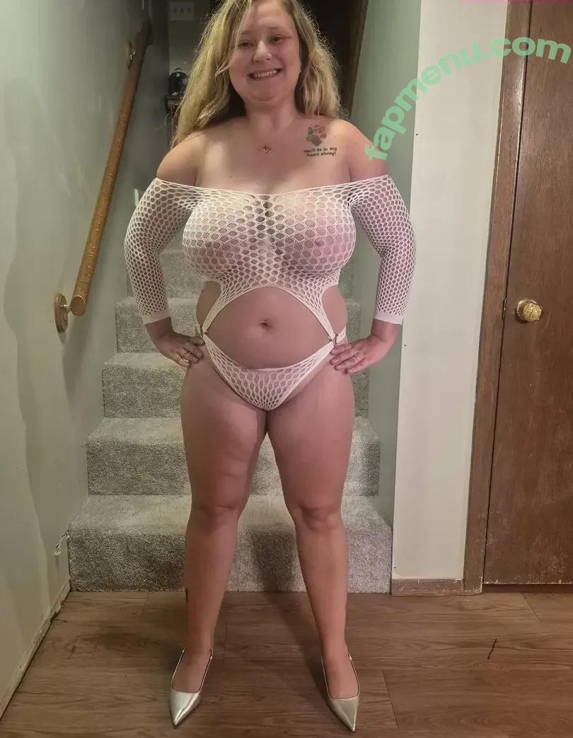 SmallTownJuggs nude photo #0002 (smalltowngirllife / smalltownjuggs103)