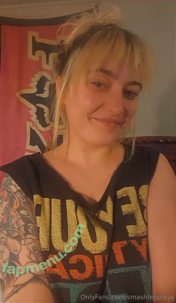 smashleyplays nude photo #0002 (smashleyplays)