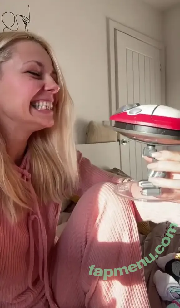 SmileyDani158 nude photo #3240 (Danuisa Grudzinska / danusiagrudzinska)