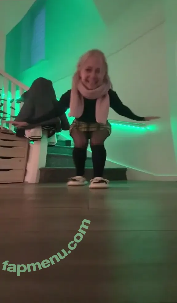 SmileyDani158 nude photo #3294 (Danuisa Grudzinska / danusiagrudzinska)