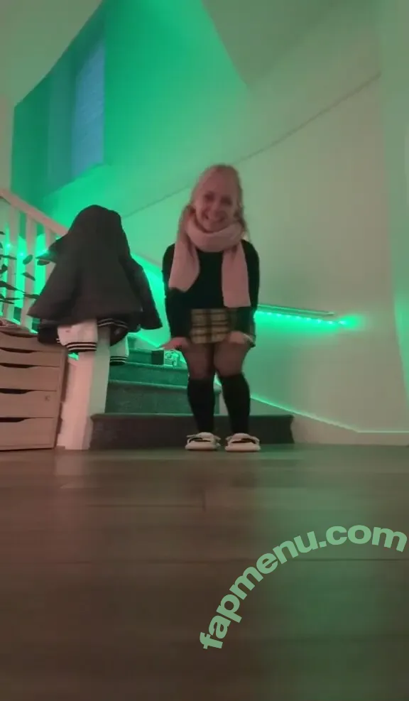 SmileyDani158 nude photo #3295 (Danuisa Grudzinska / danusiagrudzinska)