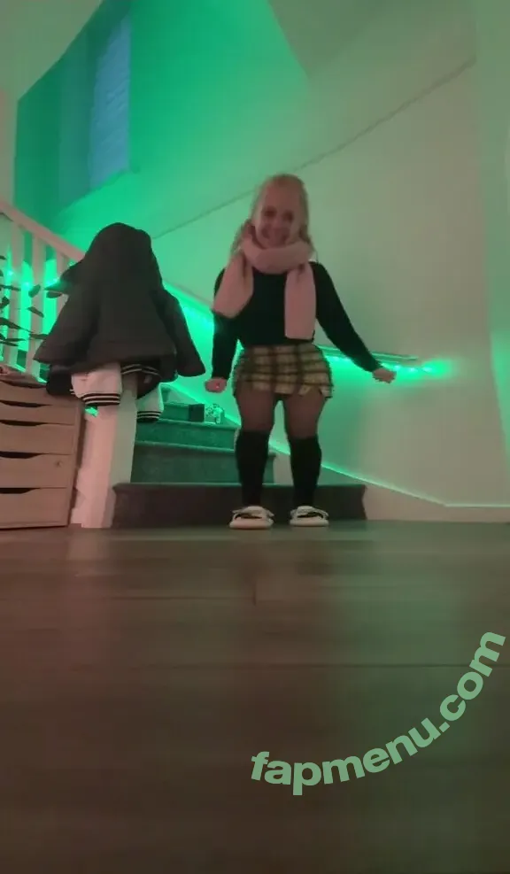 SmileyDani158 nude photo #3302 (Danuisa Grudzinska / danusiagrudzinska)