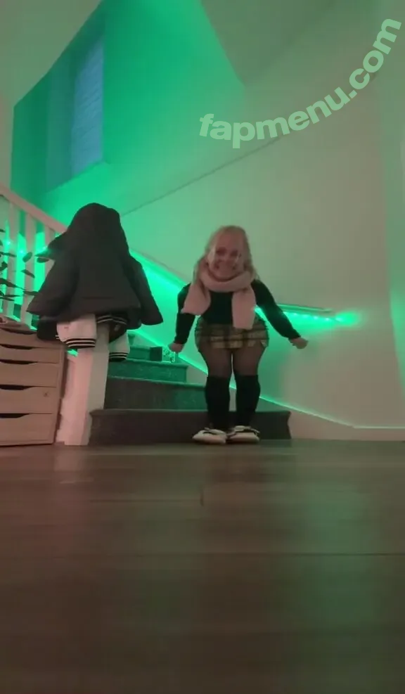 SmileyDani158 nude photo #3303 (Danuisa Grudzinska / danusiagrudzinska)