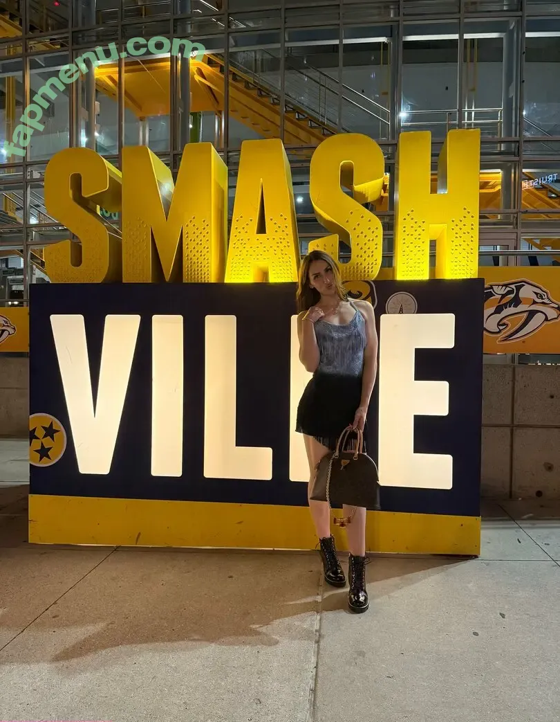 smokeyskyes nude photo #0026 (smokeyskyes)