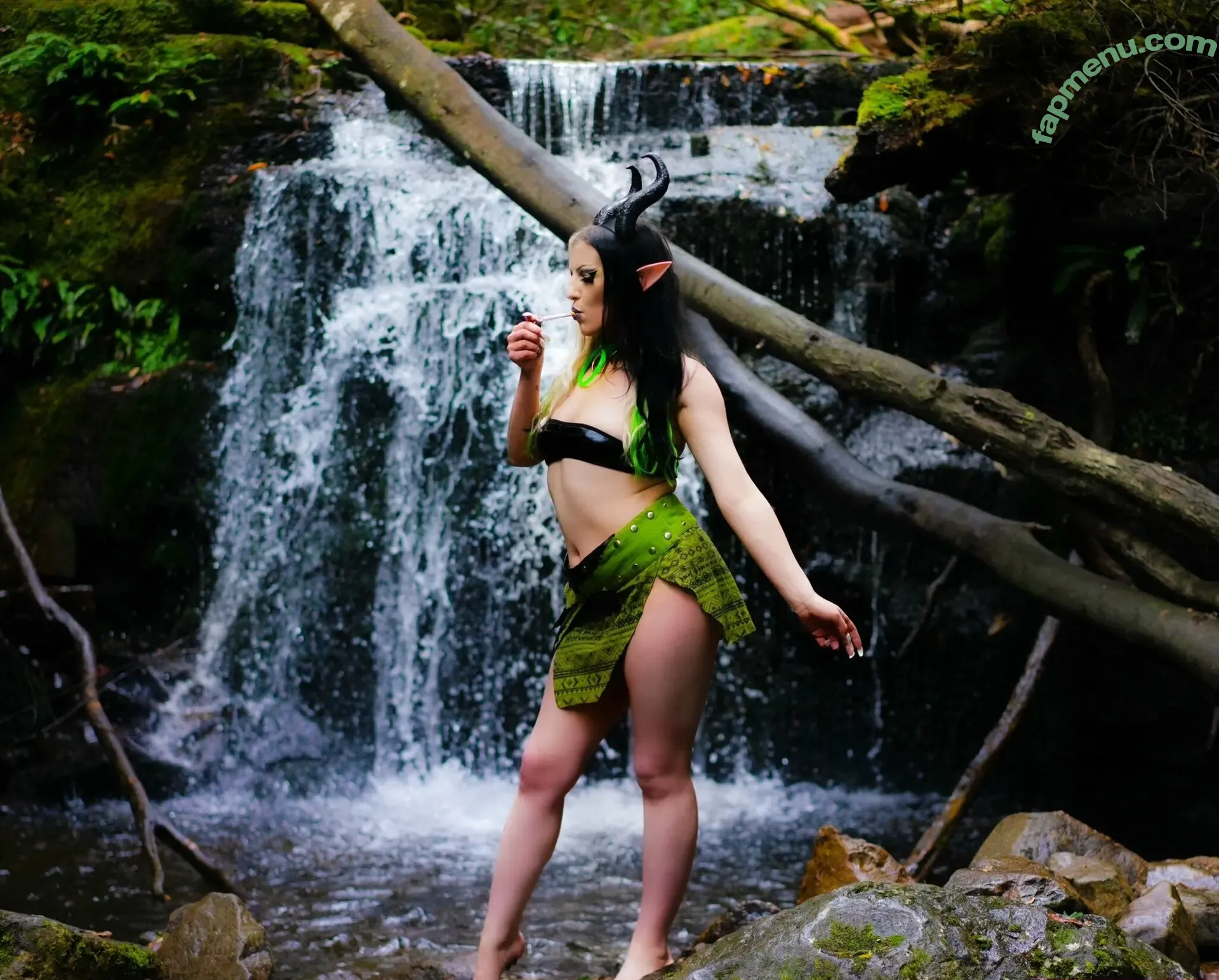 smokinggoddess nude photo #0010 (smokingxogemini)