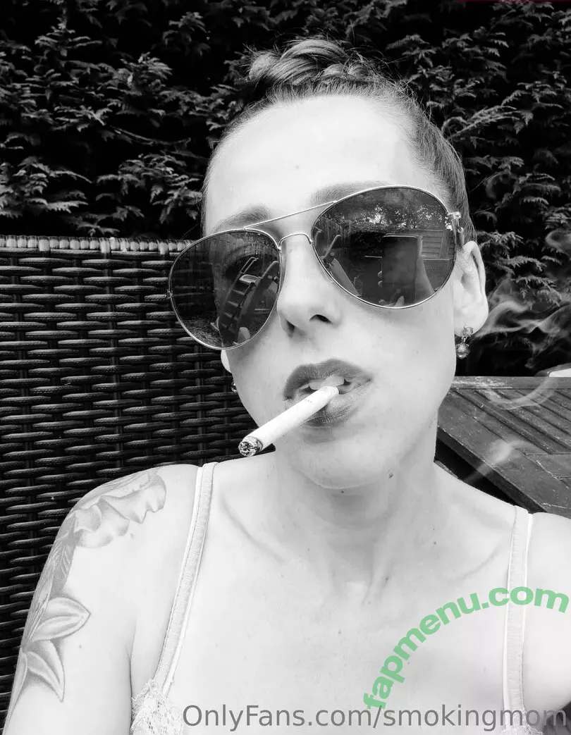 smokingmom nude photo #0012 (smokingmom)