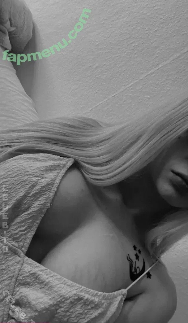 SmokingQueenPinki nude photo #0053 (smoking_pinki / smokinngpinki / zozo_z.m.04)