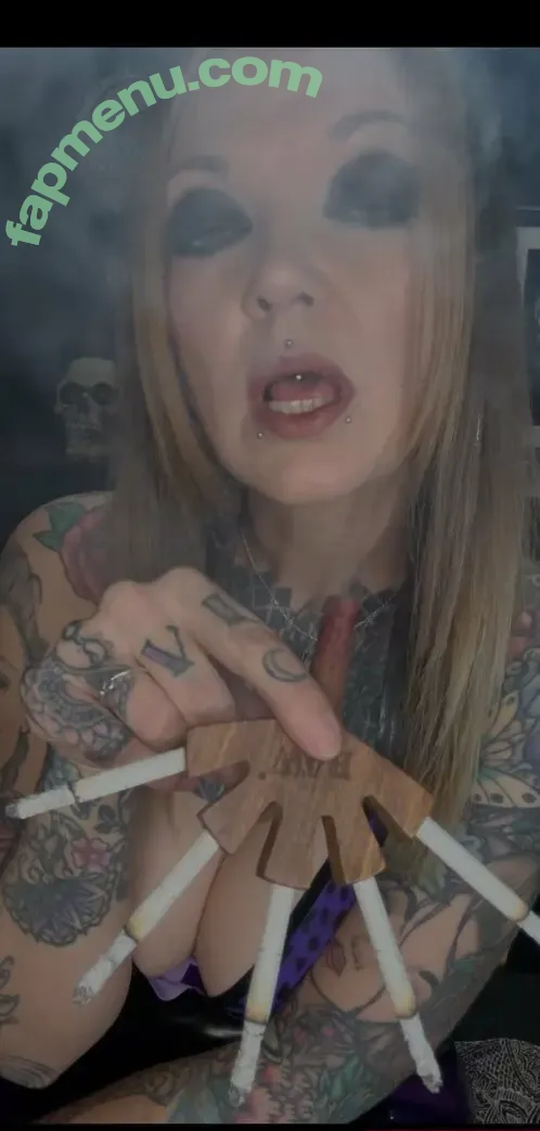 smokingvixen nude photo #0004 (smoking.vixen)