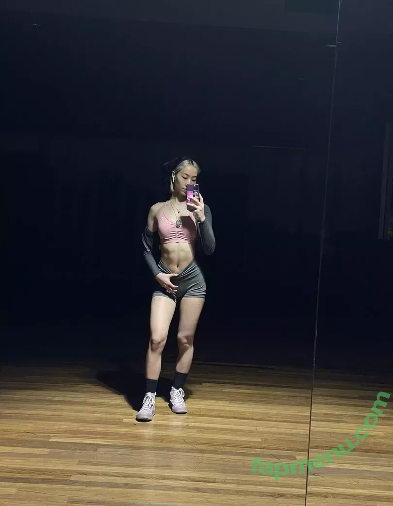 Smolkcqze nude photo #0017 (kcqze / smokerchick420)