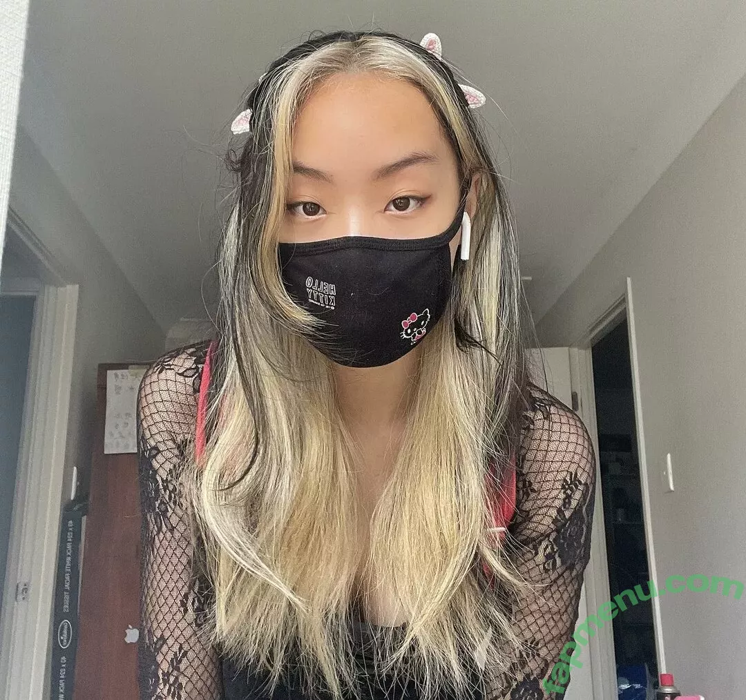 Smolkcqze nude photo #0021 (kcqze / smokerchick420)