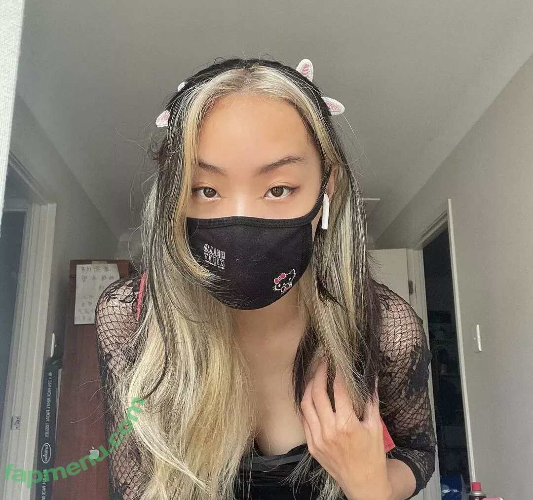 Smolkcqze nude photo #0022 (kcqze / smokerchick420)
