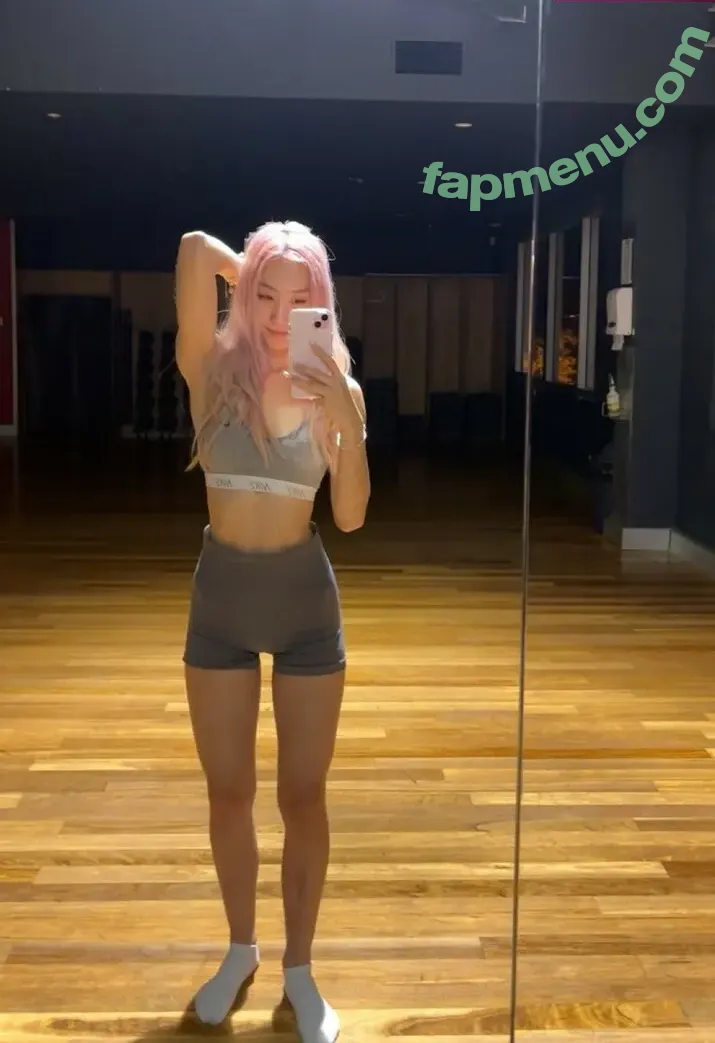 Smolkcqze nude photo #0112 (kcqze / smokerchick420)