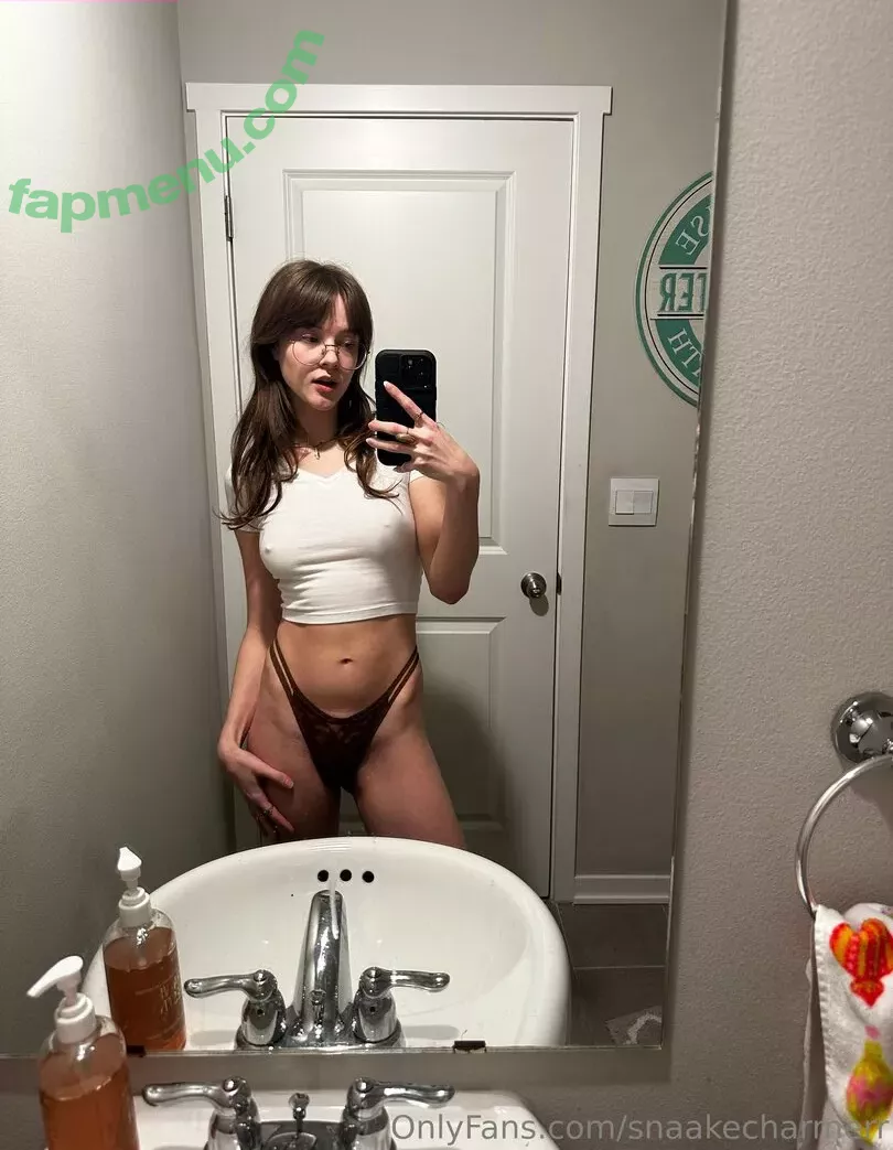 snaakecharmerr nude photo #0180 (riley_w02 / snaeckers)