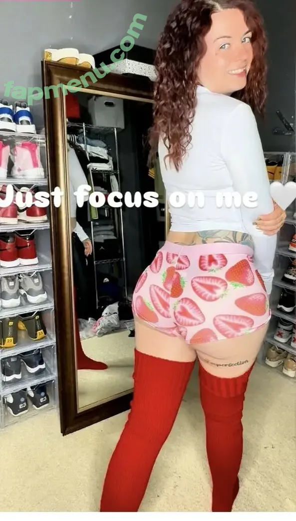 sneakerbae nude photo #0005 (erika_sneakerbae)