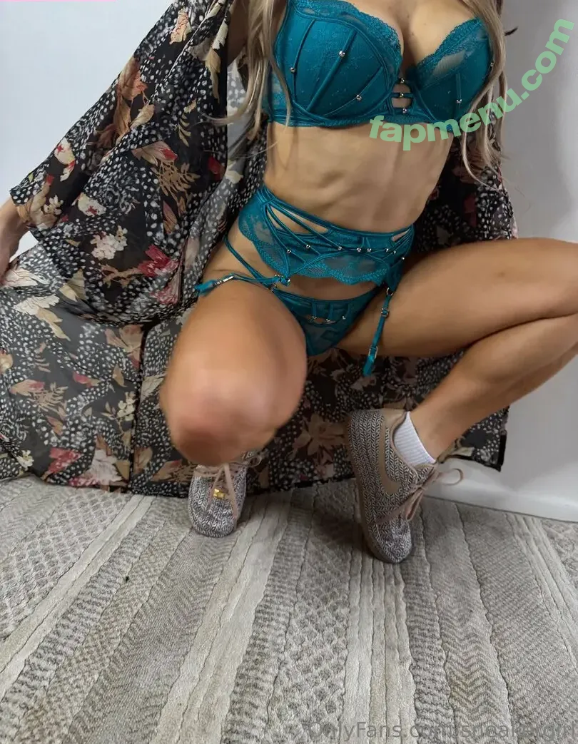 sneakergirl nude photo #0041 (palinaroza)