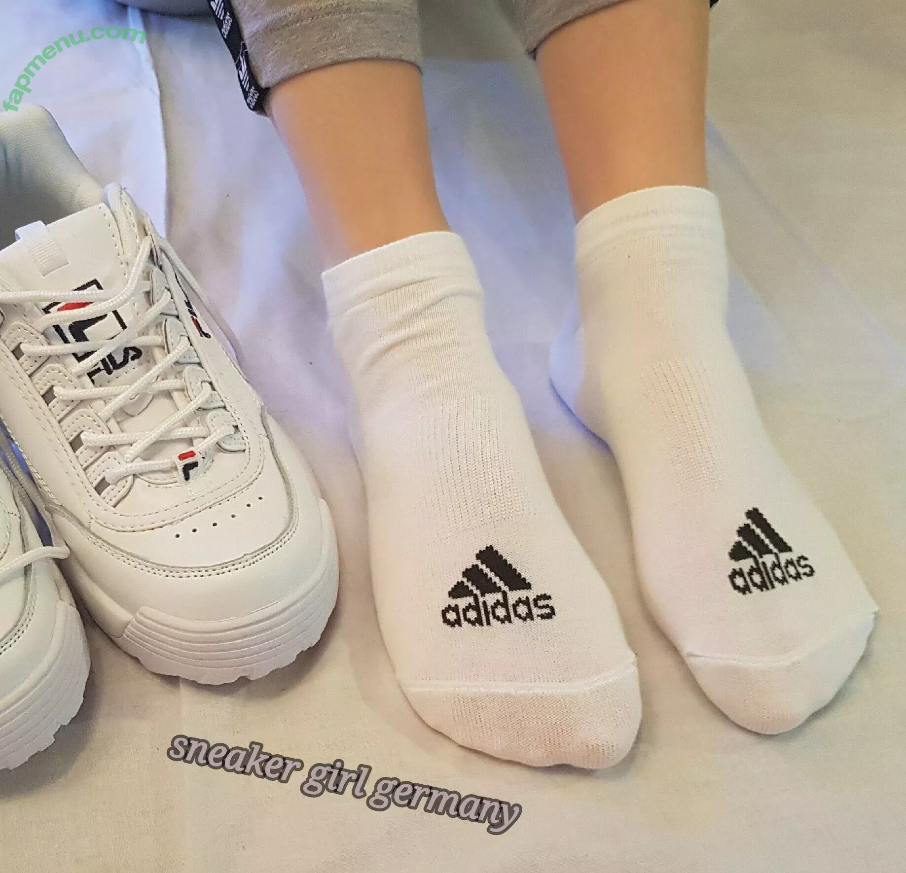 SneakerGirlGermany nude photo #0007 (Emma Elba / Emmascutefeet / Emmasfeetcosplay / Luna_Soles_Goddess / cutefeetprincess / sherlinanym / sneakergirl)