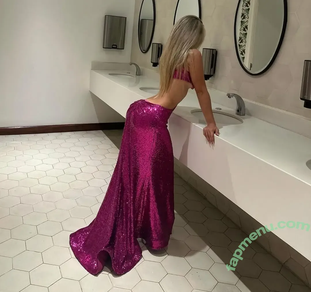 sneakybarbieee nude photo #0010 (celestemoraaa / maryceleste)
