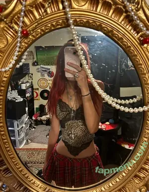 Snickerbitch / Sam / Silkgarbage / snickersiren nude photo #0009